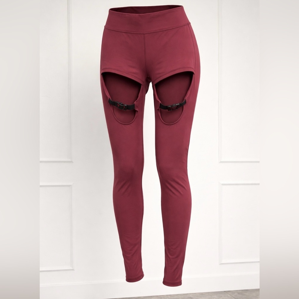 Halara Burgundy Cutout Legging w Buckle Detail XS 7/8 Length NWOT MSRP $46
